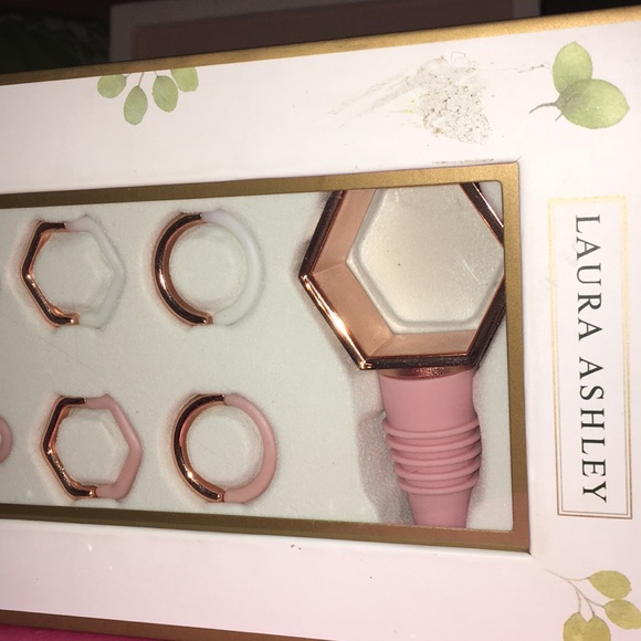 Laura Ashley Accents Envious Laura Ashley Wine Accessory Set Brand